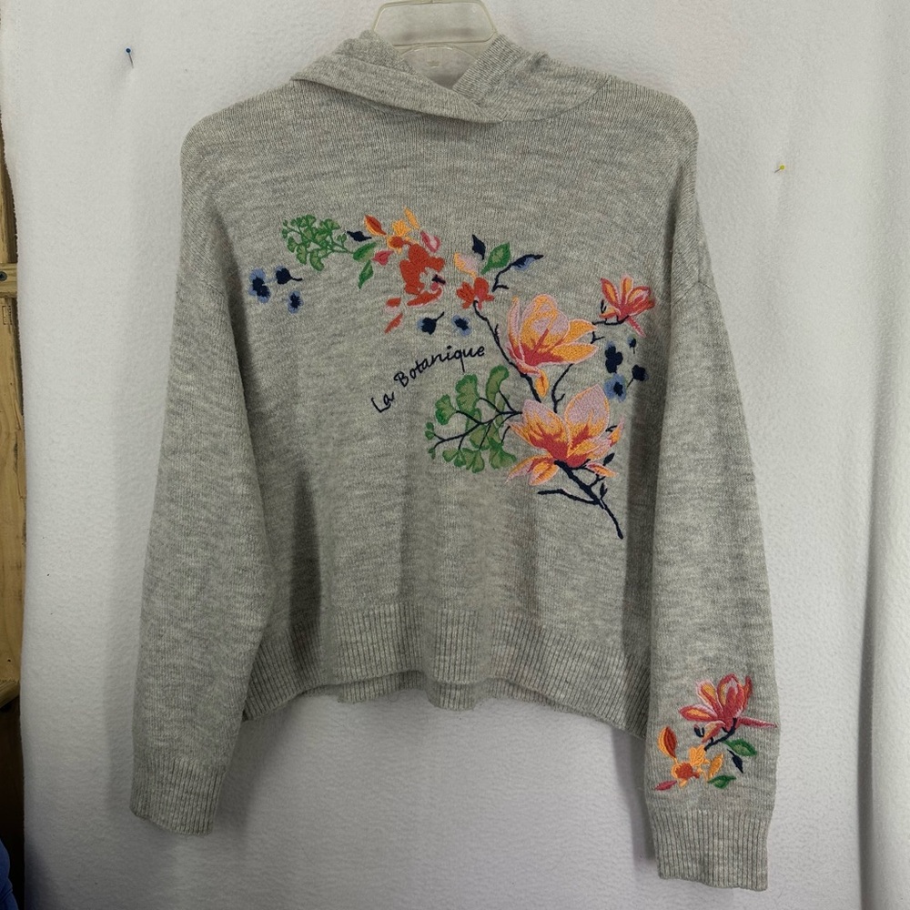 H&M LOGG Embroidered Floral Hooded Sweater Womens XS Grey